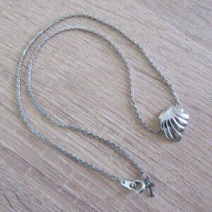 Crown Trifari signed silver tone vintage 70s necklace choker